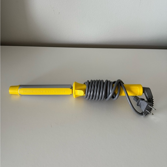 Drybar Other - Drybar 3-Day Bender Rotating Curling Iron - 1 inch